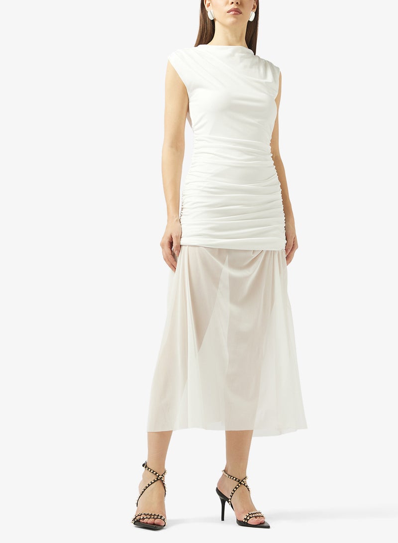 صندل بكعب متوسط مزين بحجر الراين بتفاصيل ذهبية